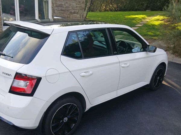Skoda Fabia Hatchback, Petrol, 2016, White