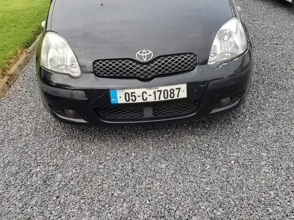 Toyota Yaris Hatchback, Petrol, 2005, Black