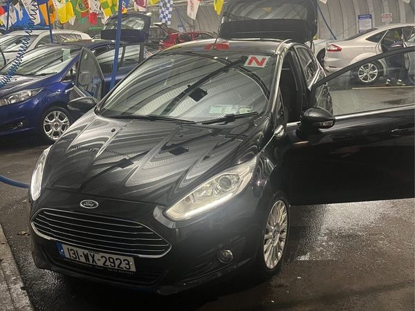 Ford Fiesta Hatchback, Petrol, 2013, Black