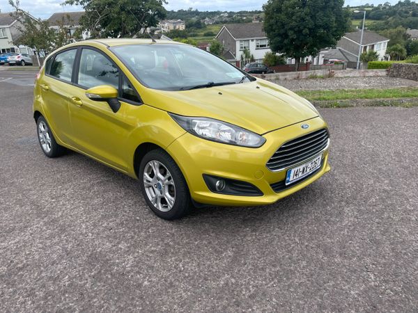 Ford Fiesta Hatchback, Petrol, 2014, Yellow