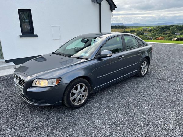 Volvo S40 Saloon, Diesel, 2012, Grey