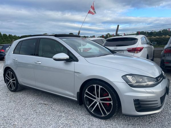 Volkswagen Golf Hatchback, Diesel, 2014, Silver