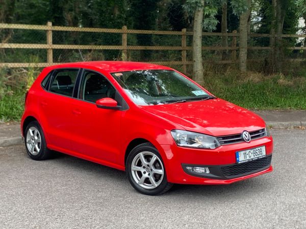 Volkswagen Polo Hatchback, Petrol, 2011, Red