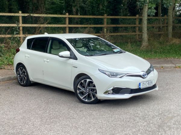 Toyota Auris Hatchback, Petrol Hybrid, 2017, White