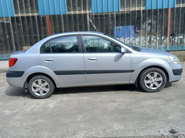 Kia Rio Saloon, Diesel, 2009, Silver