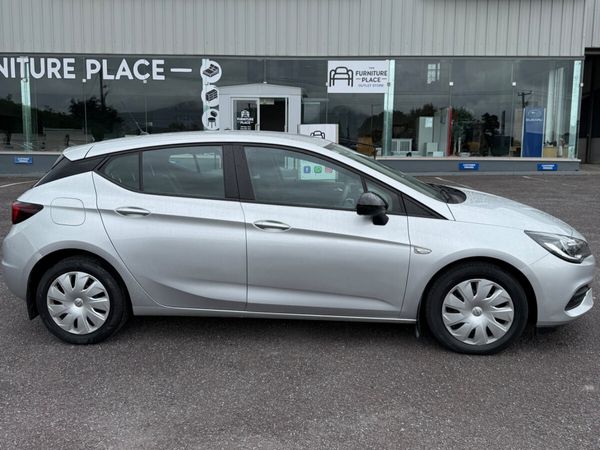 Opel Astra Hatchback, Diesel, 2021, Grey