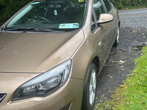 Opel Astra Saloon, Petrol, 2013, Bronze
