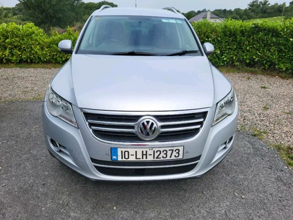 Volkswagen Tiguan SUV, Diesel, 2010, Silver
