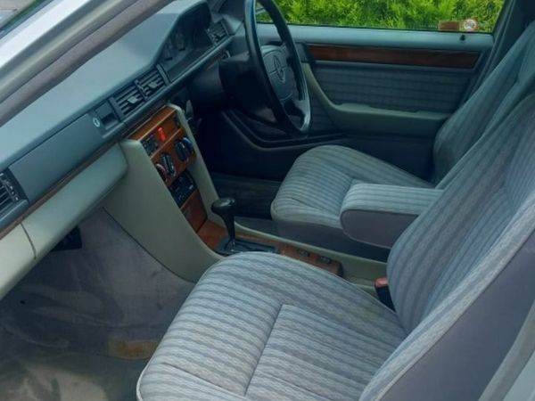 Mercedes-Benz 300 Estate, Diesel, 1993, Silver