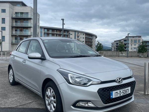 Hyundai i20 Hatchback, Petrol, 2017, Silver