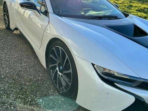 BMW i8 Coupe, Petrol Plug-in Hybrid, 2016, White