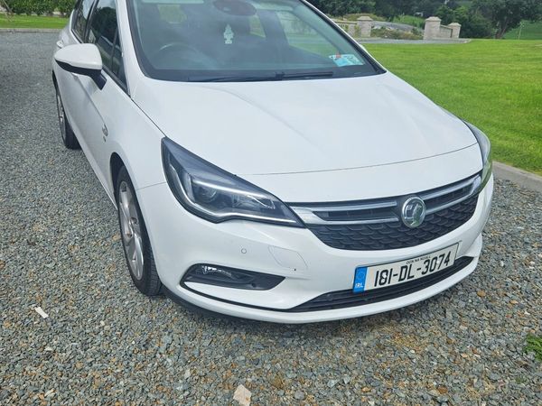 Vauxhall Astra Hatchback, Petrol, 2018, White