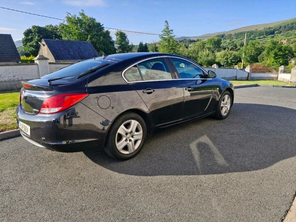 Vauxhall Insignia Hatchback, Diesel, 2011, Black