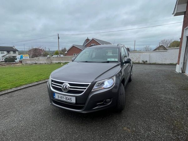 Volkswagen Tiguan SUV, Diesel, 2011, Grey
