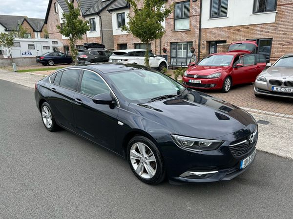 Opel Insignia Hatchback, Diesel, 2018, Blue