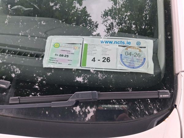 Volkswagen Polo Hatchback, Petrol, 2011, White