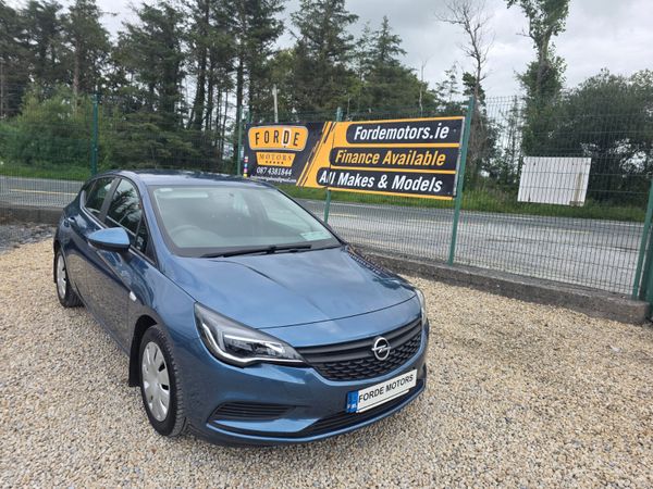 Opel Astra Hatchback, Petrol, 2016, Blue