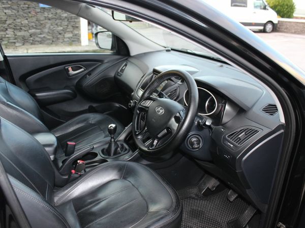 Hyundai ix35 SUV, Diesel, 2012, Black
