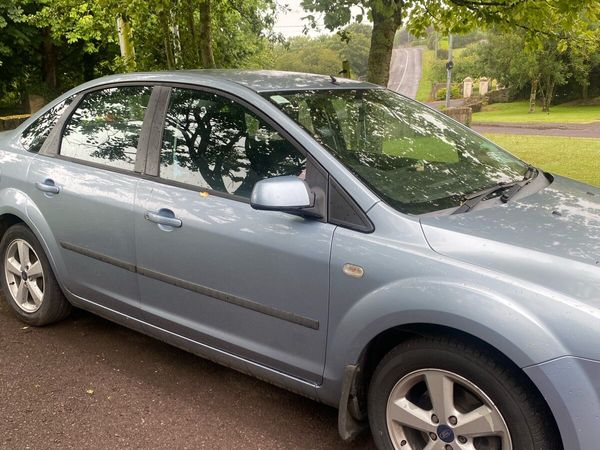Ford Focus Saloon, Petrol, 2006, Blue