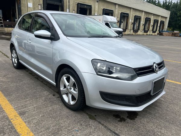 Volkswagen Polo Hatchback, Petrol, 2013, Silver