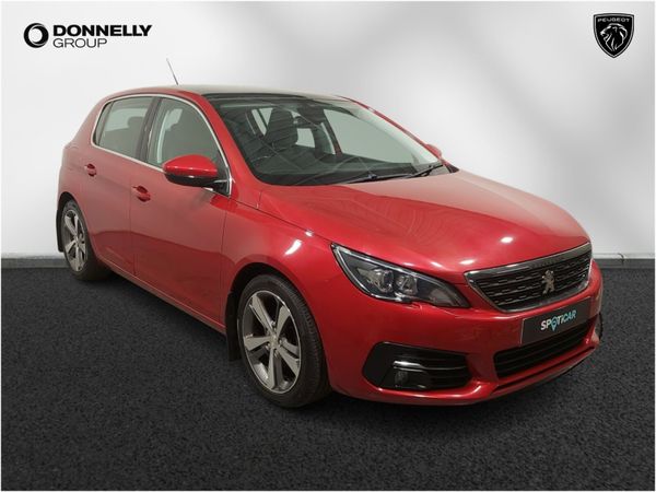 Peugeot 308 Hatchback, Petrol, 2018, Red