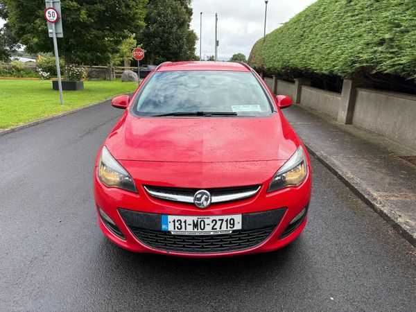 Vauxhall Astra Estate, Diesel, 2013, Red