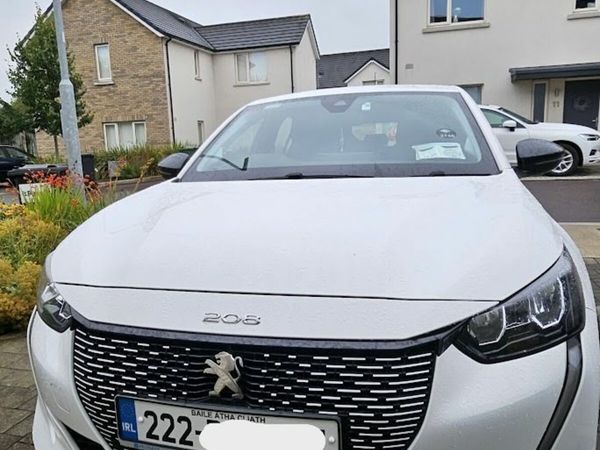 Peugeot 208 Hatchback, Electric, 2022, White