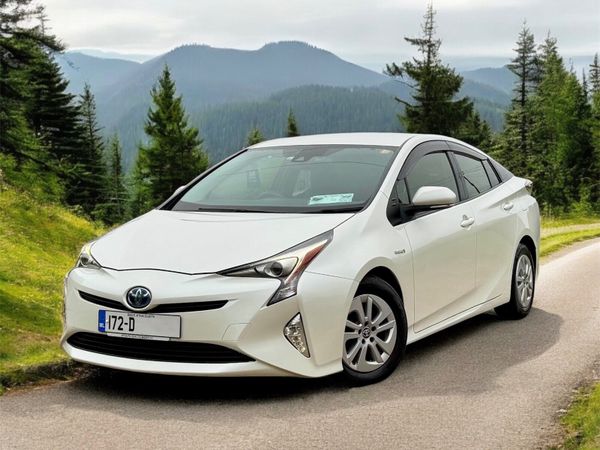 Toyota Prius Hatchback, Petrol Hybrid, 2017, White