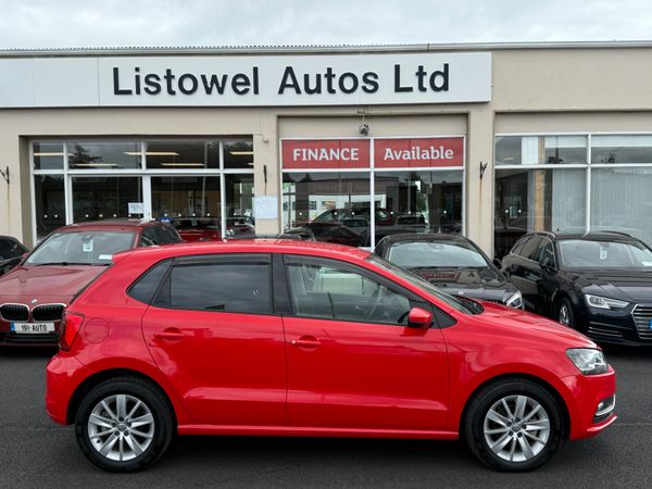 Volkswagen Polo Hatchback, Petrol, 2015, Red