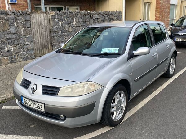 Renault Megane Hatchback, Petrol, 2005, Silver