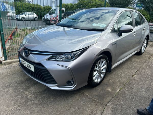 Toyota Corolla Saloon, Petrol Hybrid, 2020, Grey