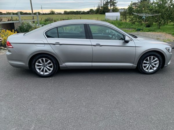 Volkswagen Passat Saloon, Diesel, 2015, Silver