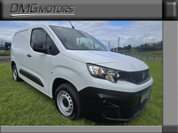 Peugeot Partner MPV, Diesel, 2023, White
