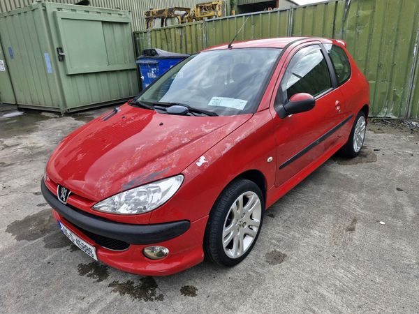 Peugeot 206 Hatchback, Petrol, 2005, Red