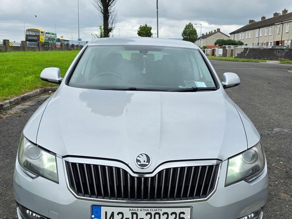 Skoda Superb Hatchback, Diesel, 2014, Silver