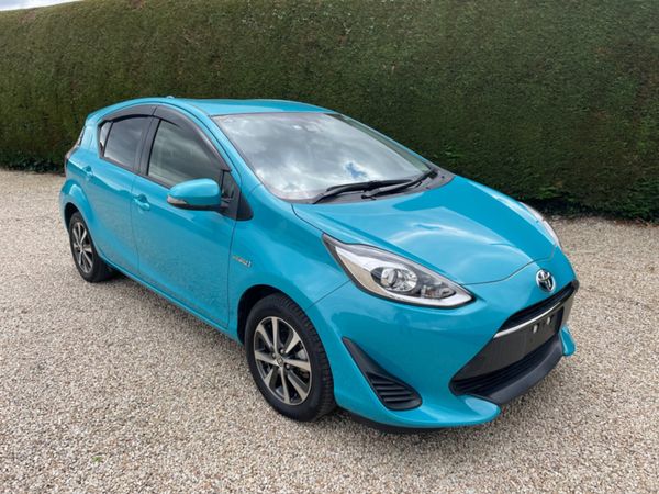 Toyota Aqua Hatchback, Petrol Hybrid, 2018, Green