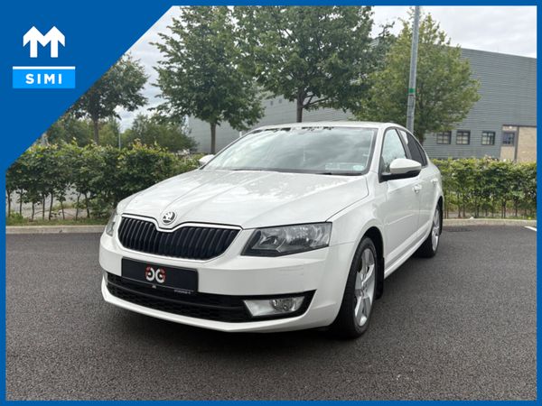 Skoda Octavia Hatchback, Petrol, 2014, White