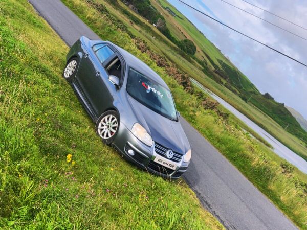 Volkswagen Jetta Saloon, Diesel, 2009, Grey