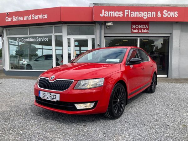 Skoda Octavia Hatchback, Diesel, 2015, Red