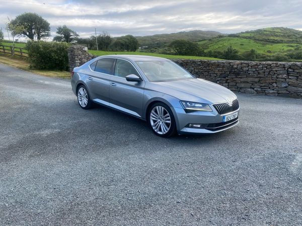 Skoda Superb Hatchback, Diesel, 2015, Grey