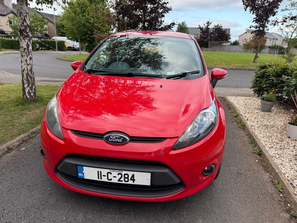 Ford Fiesta Hatchback, Petrol, 2011, Red