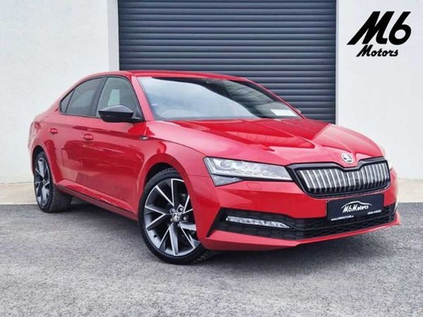 Skoda Superb Hatchback, Hybrid, 2021, Red