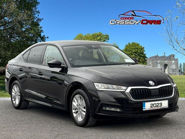 Skoda Octavia Hatchback, Diesel, 2023, Black