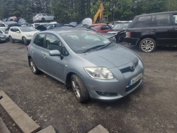Toyota Auris Hatchback, Diesel, 2009, Silver