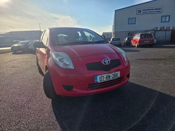 Toyota Yaris Hatchback, Petrol, 2007, Red