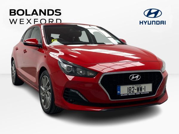 Hyundai i30 Hatchback, Petrol, 2018, Red
