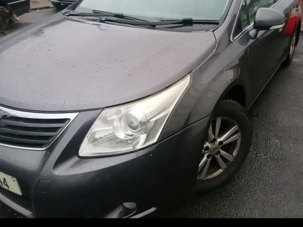 Toyota Avensis Saloon, Diesel, 2010, Grey