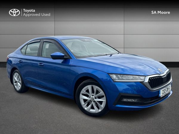 Skoda Octavia Hatchback, Diesel, 2023, Blue