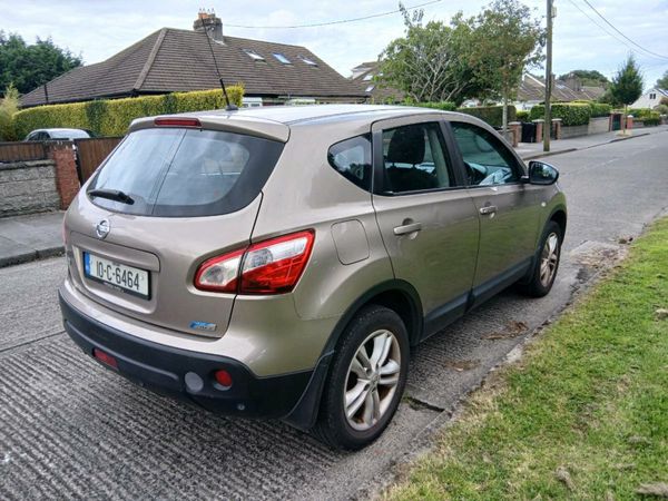 Nissan Qashqai Hatchback, Diesel, 2010, Brown