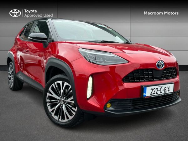 Toyota Yaris Hatchback, Petrol Hybrid, 2023, Red